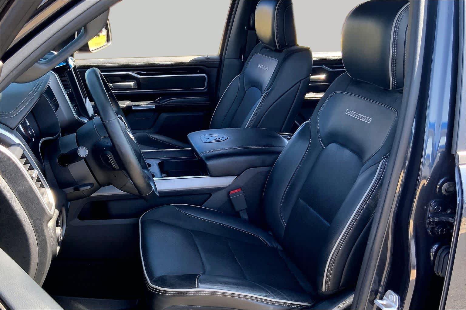 Used 2020 RAM 1500 Laramie w/ Sport Appearance Package AWD/4WD image 8