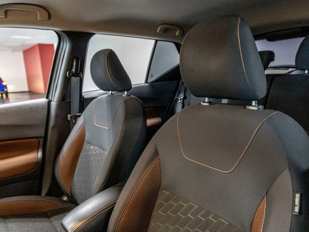 Used 2023 Nissan Kicks SR FWD image 16