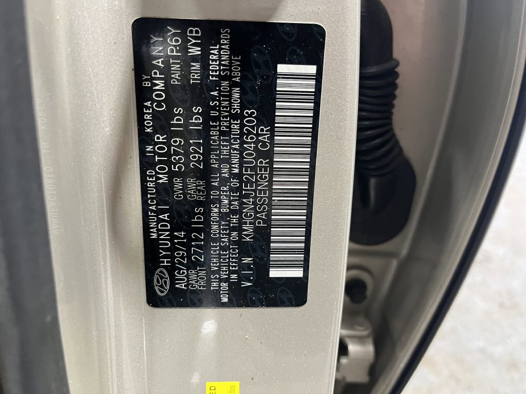 Used 2015 Hyundai Genesis 3.8 image 8