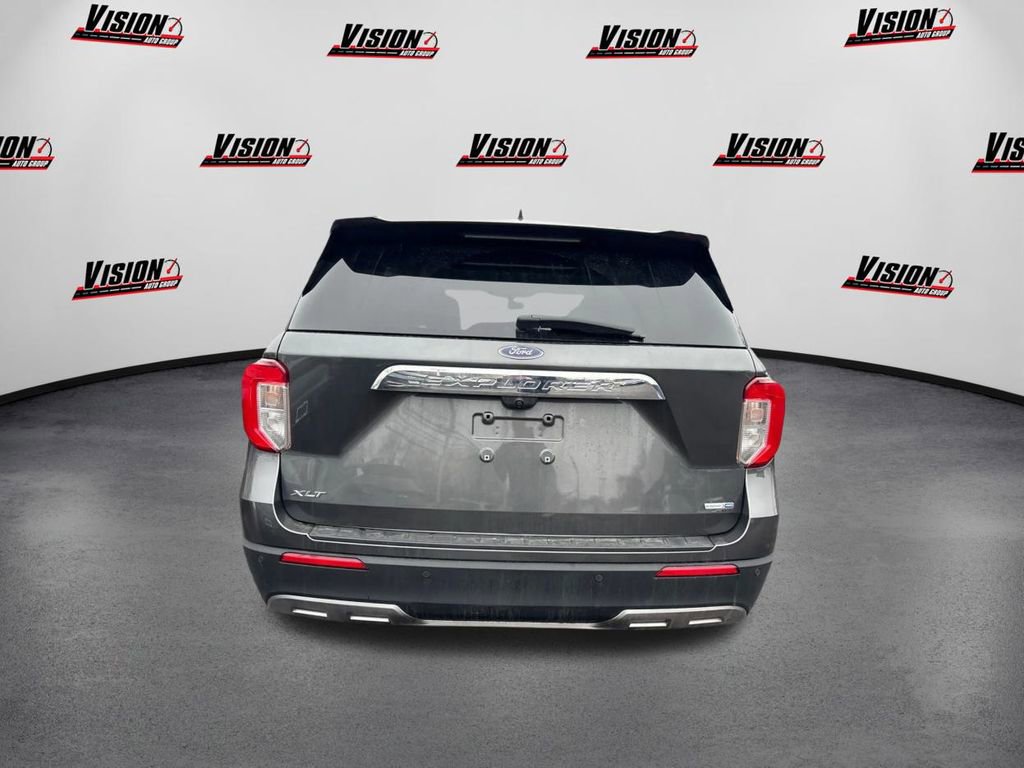 Used 2020 Ford Explorer XLT w/ Equipment Group 202A image 6