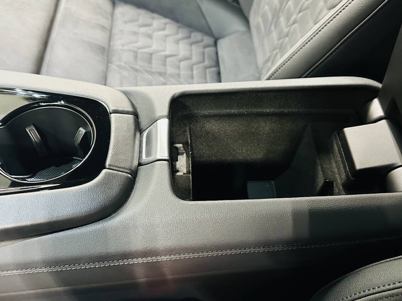 Used 2022 Audi e-tron GT Premium Plus AWD/4WD image 19