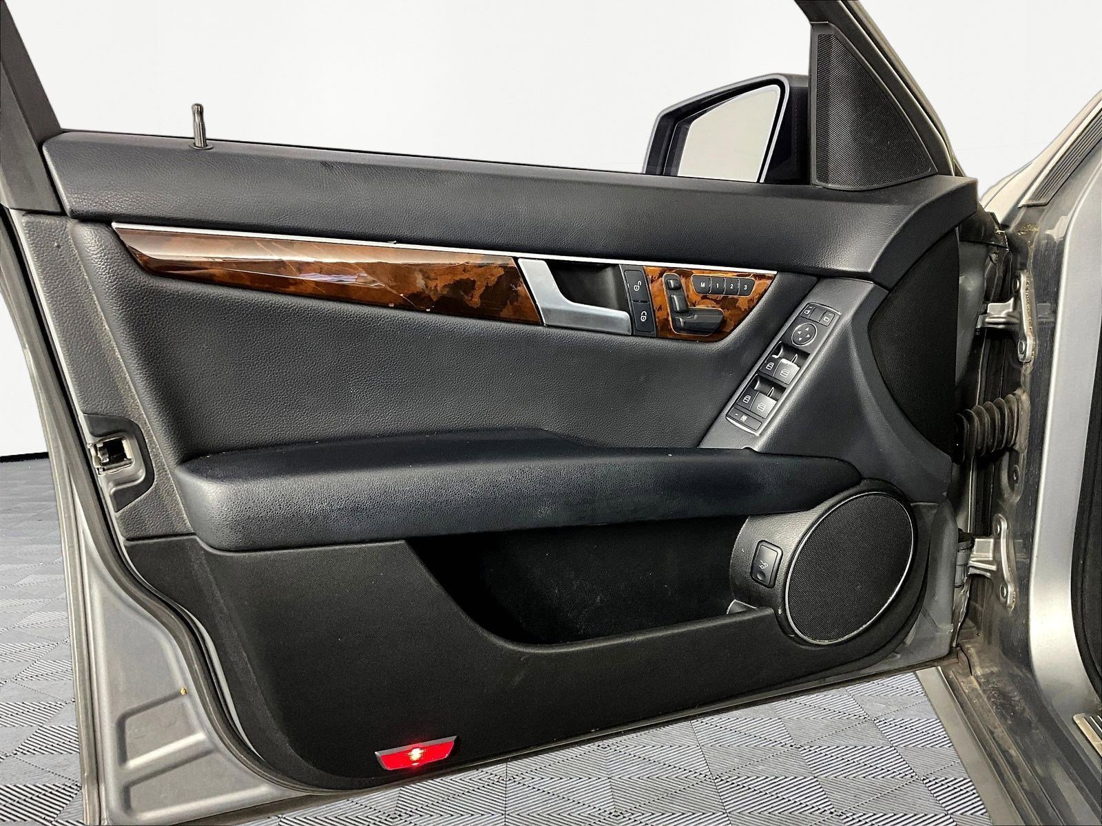 Used 2013 Mercedes-Benz C 300 4MATIC Sedan image 18