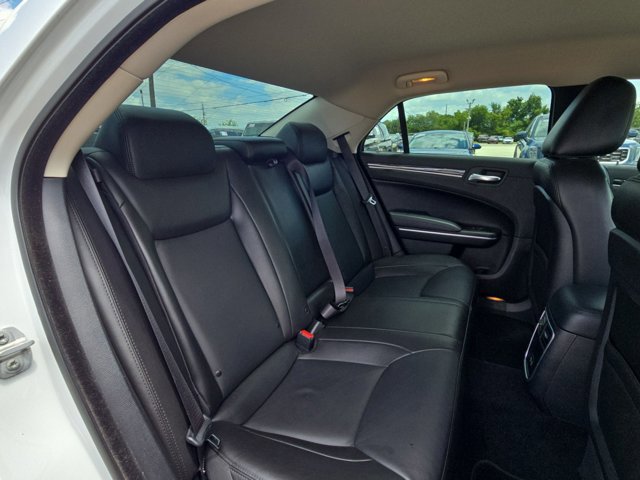 Used 2022 Chrysler 300 Touring L RWD image 19