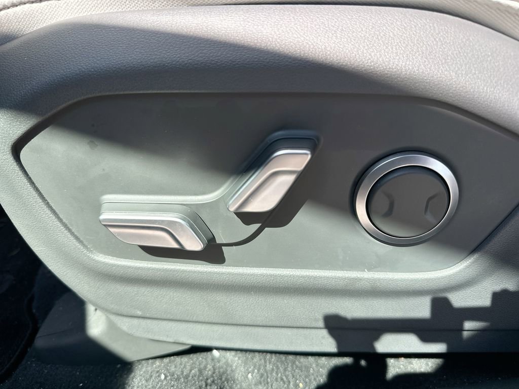 Used 2025 Hyundai Santa Fe SEL image 45