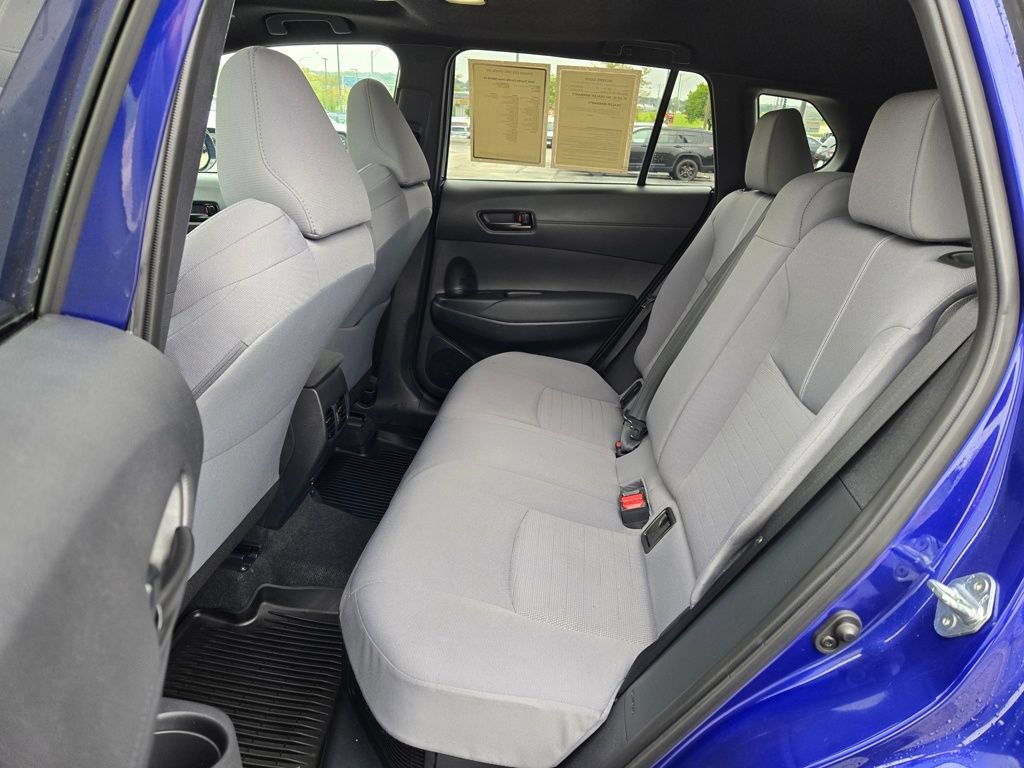 Used 2025 Toyota Corolla Cross AWD Hybrid w/ Moonroof Package image 27