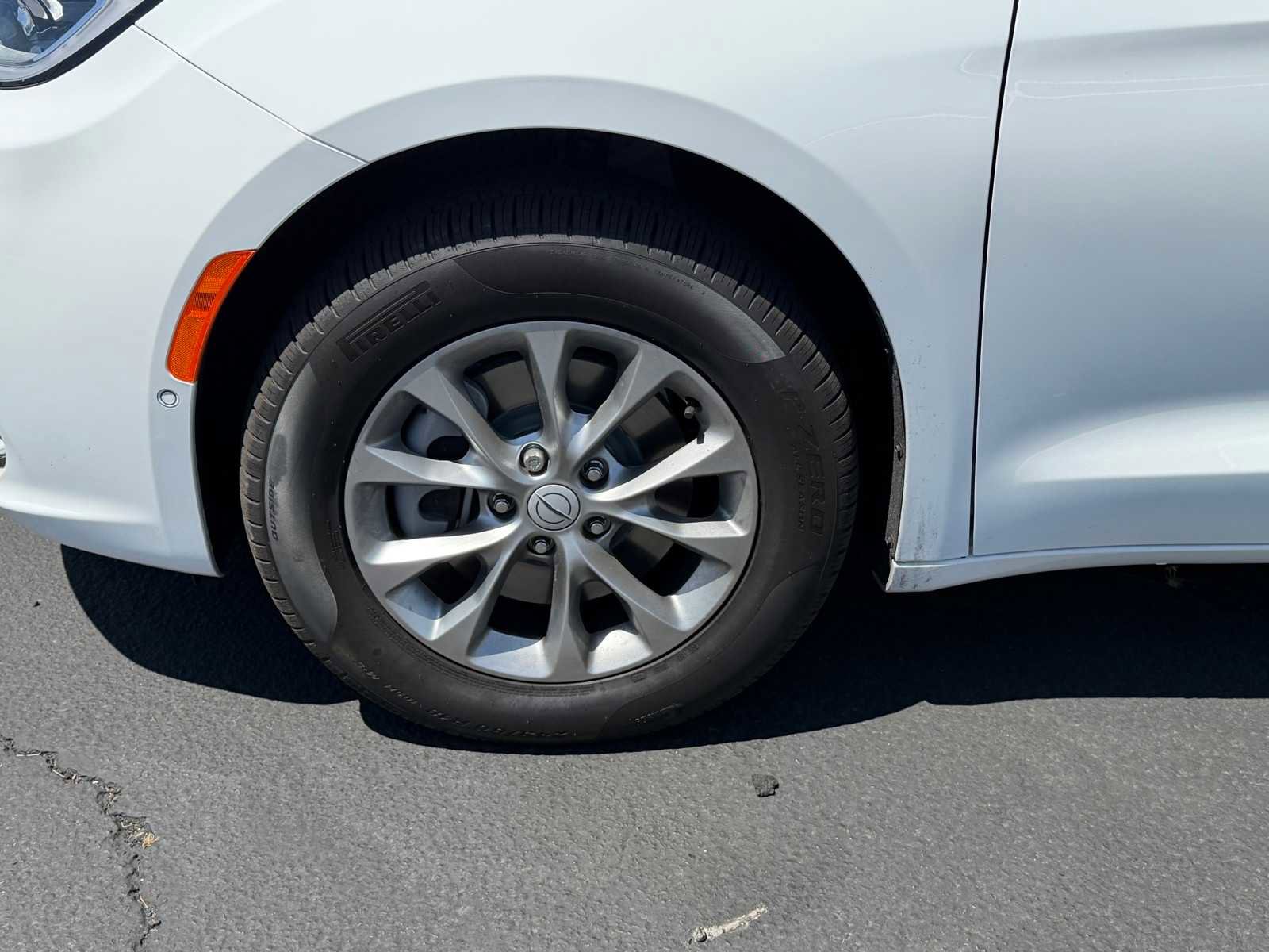 New 2026 Chrysler Pacifica Limited AWD/4WD image 31