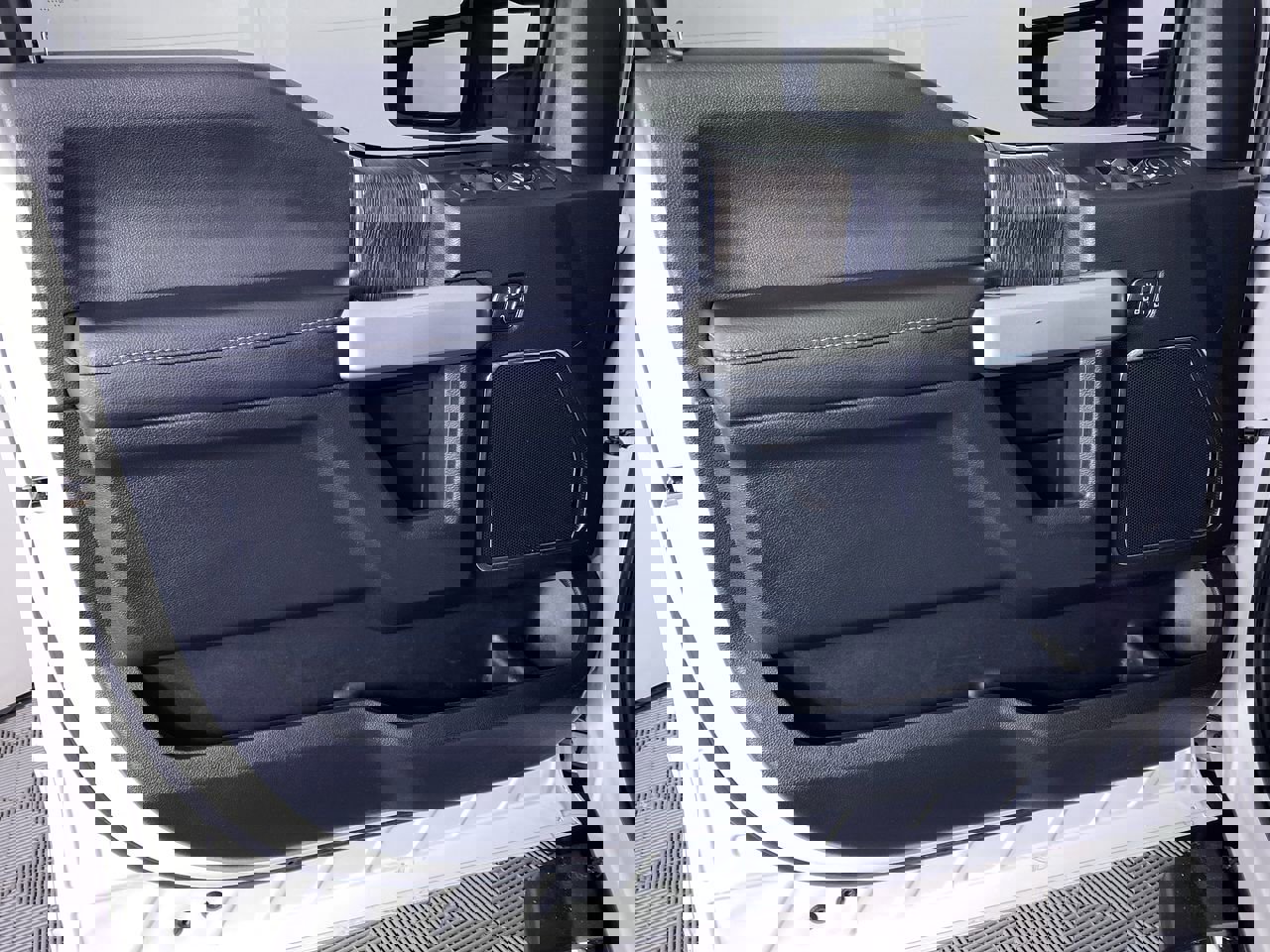 Used 2020 Ford F250 Lariat w/ Lariat Ultimate Package image 13