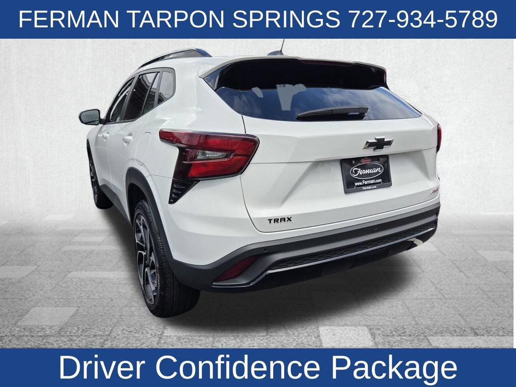 Used 2025 Chevrolet Trax RS w/ Sunroof Package FWD image 7