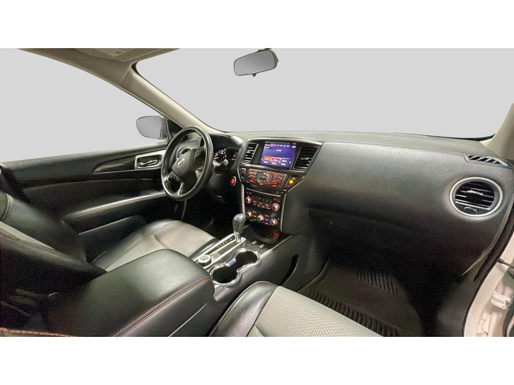 Used 2020 Nissan Pathfinder SV image 17