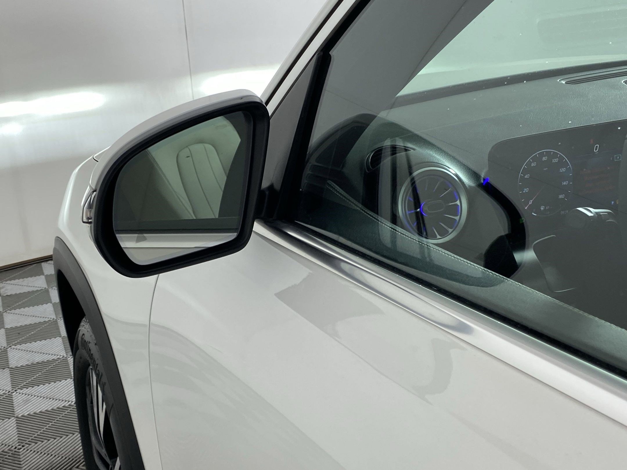 Certified 2025 Mercedes-Benz GLB 250 4MATIC image 21