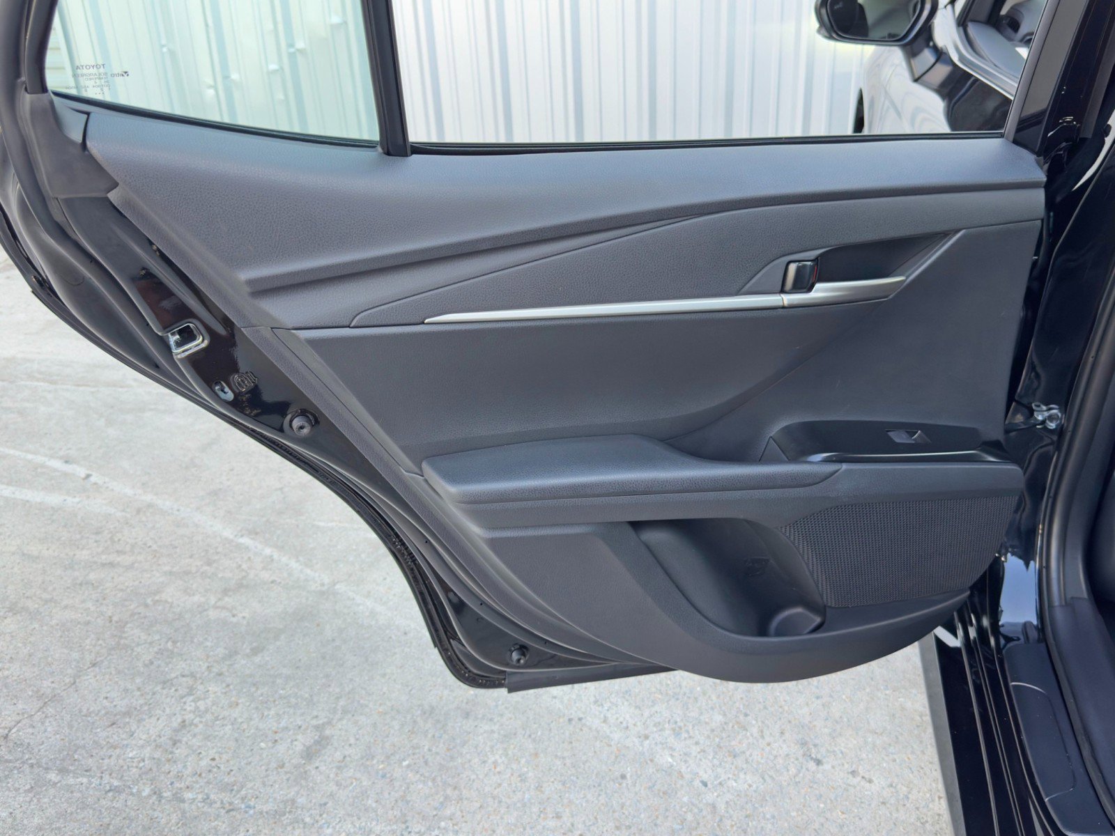 Used 2025 Toyota Camry LE w/ Convenience Package image 40