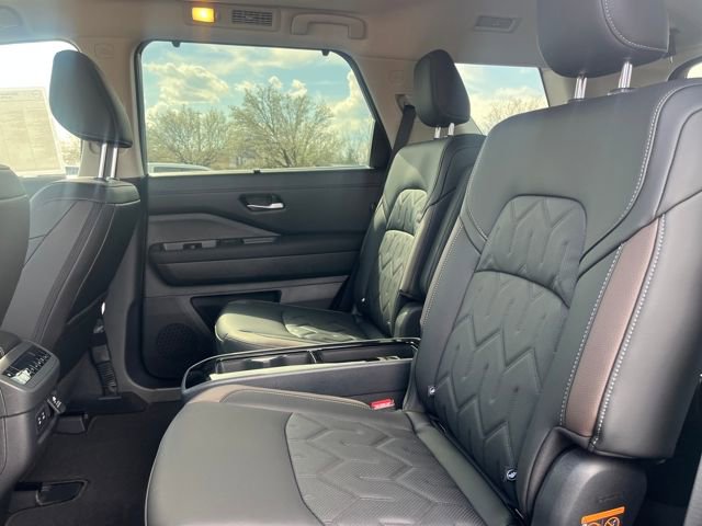New 2026 Nissan Pathfinder Platinum AWD/4WD image 13