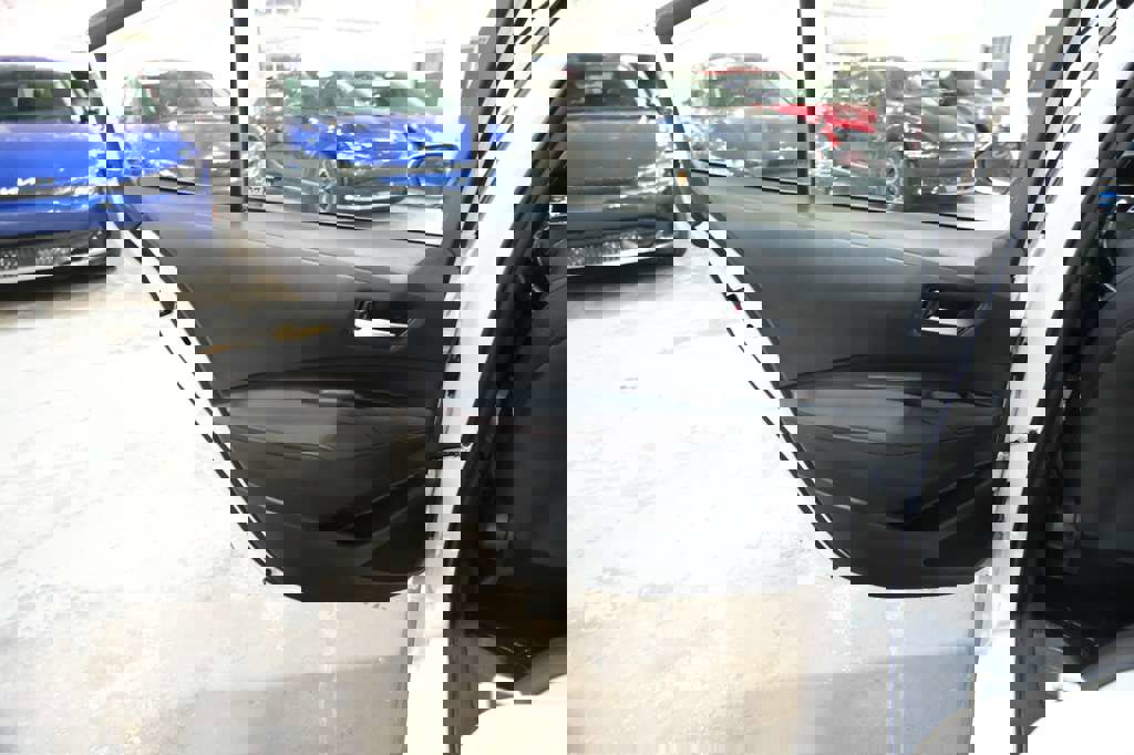Used 2024 Toyota Corolla SE image 21