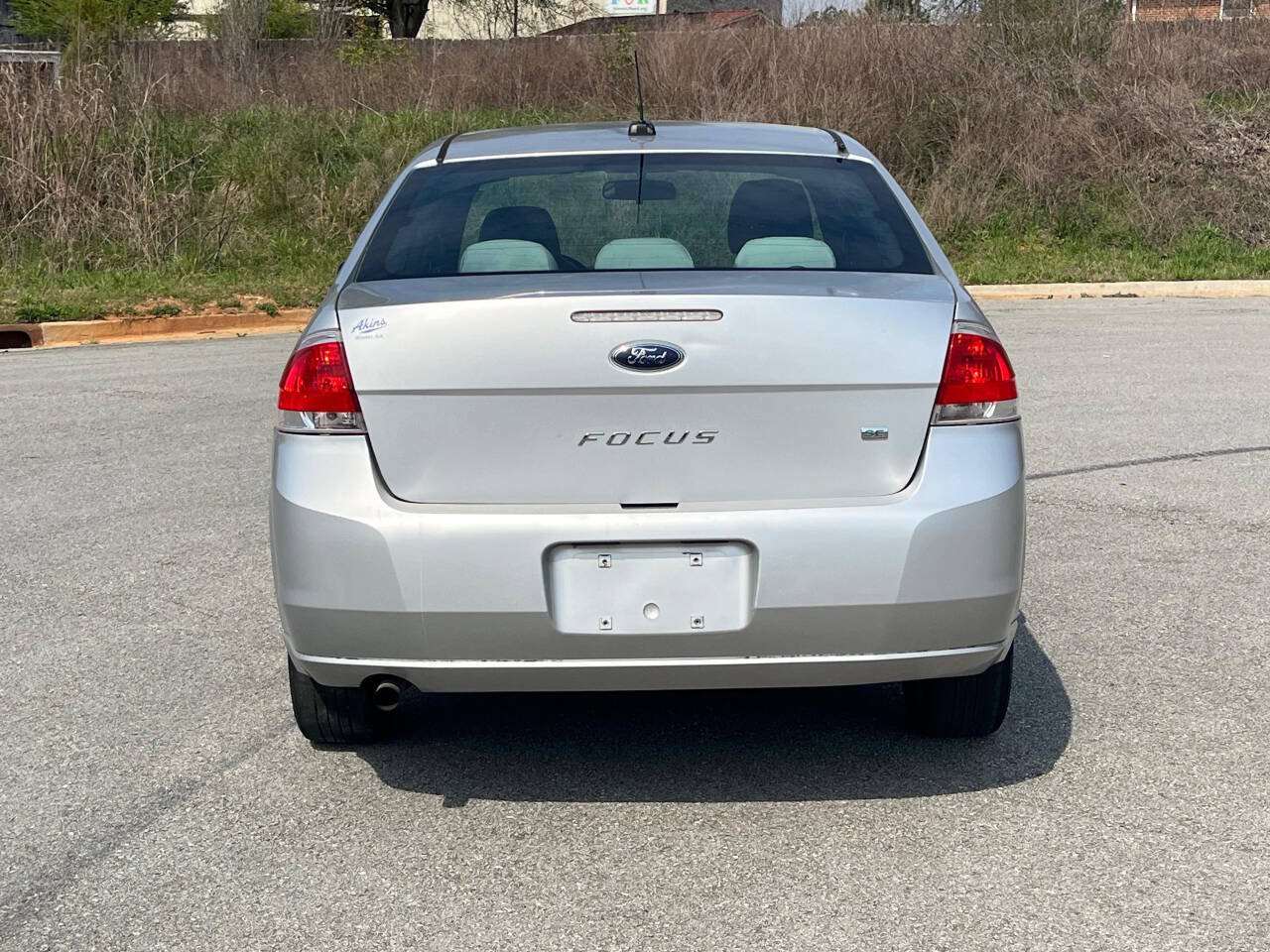Used 2010 Ford Focus SE FWD image 6