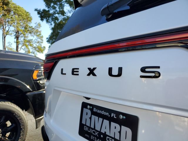 Used 2025 Lexus LX 600 4WD w/ Luxury Package image 6