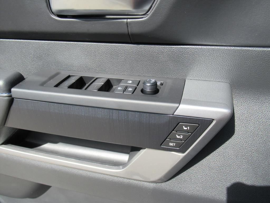 Used 2025 Toyota Tundra Platinum image 21