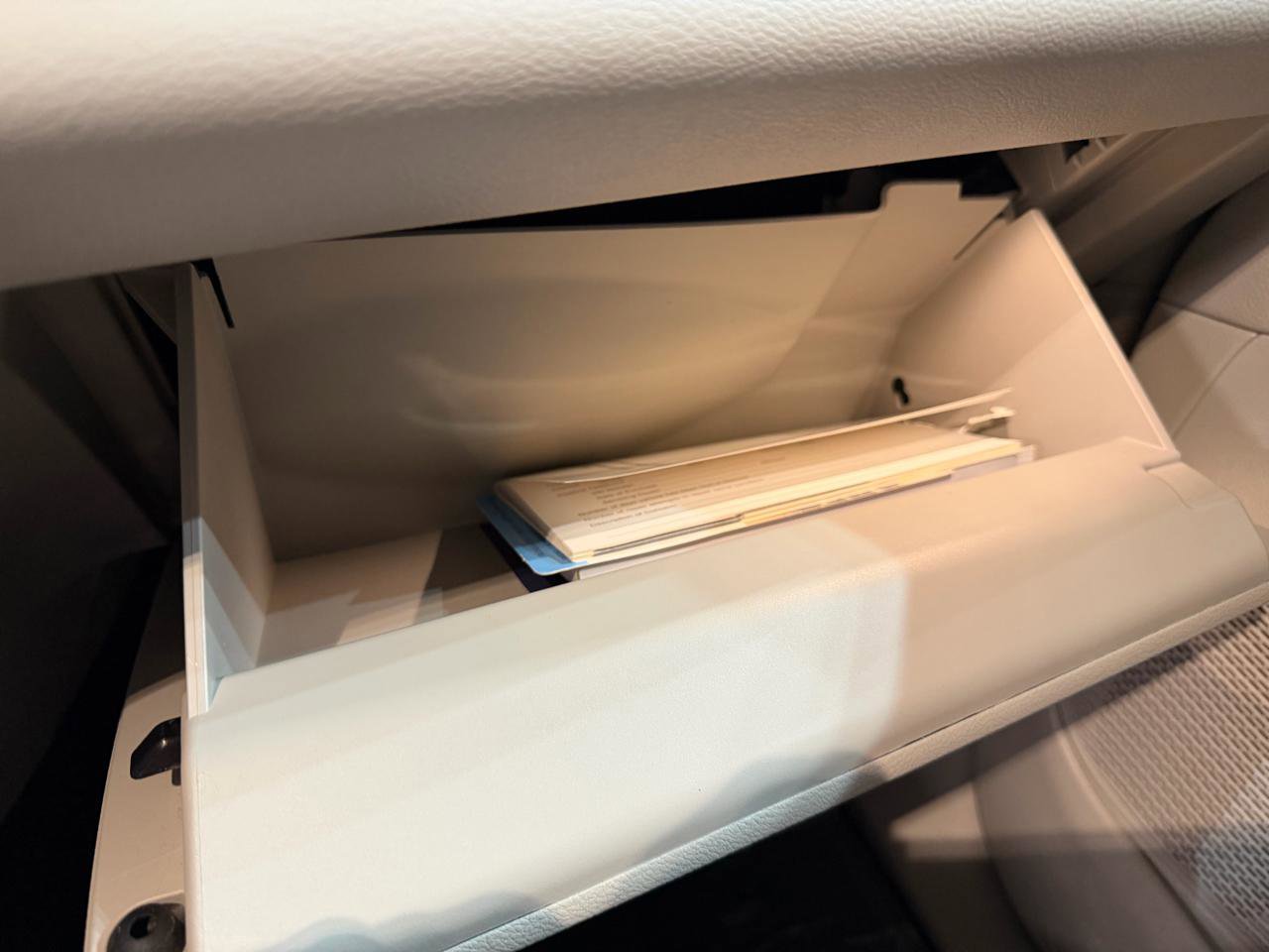 Used 2019 Chrysler Pacifica Touring-L image 54