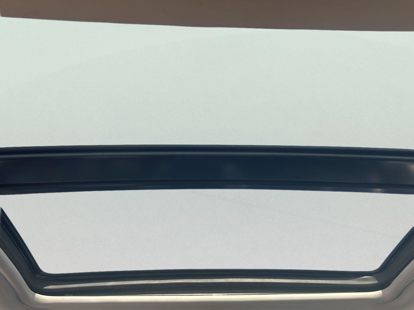 Used 2021 Chevrolet Malibu LT FWD image 16