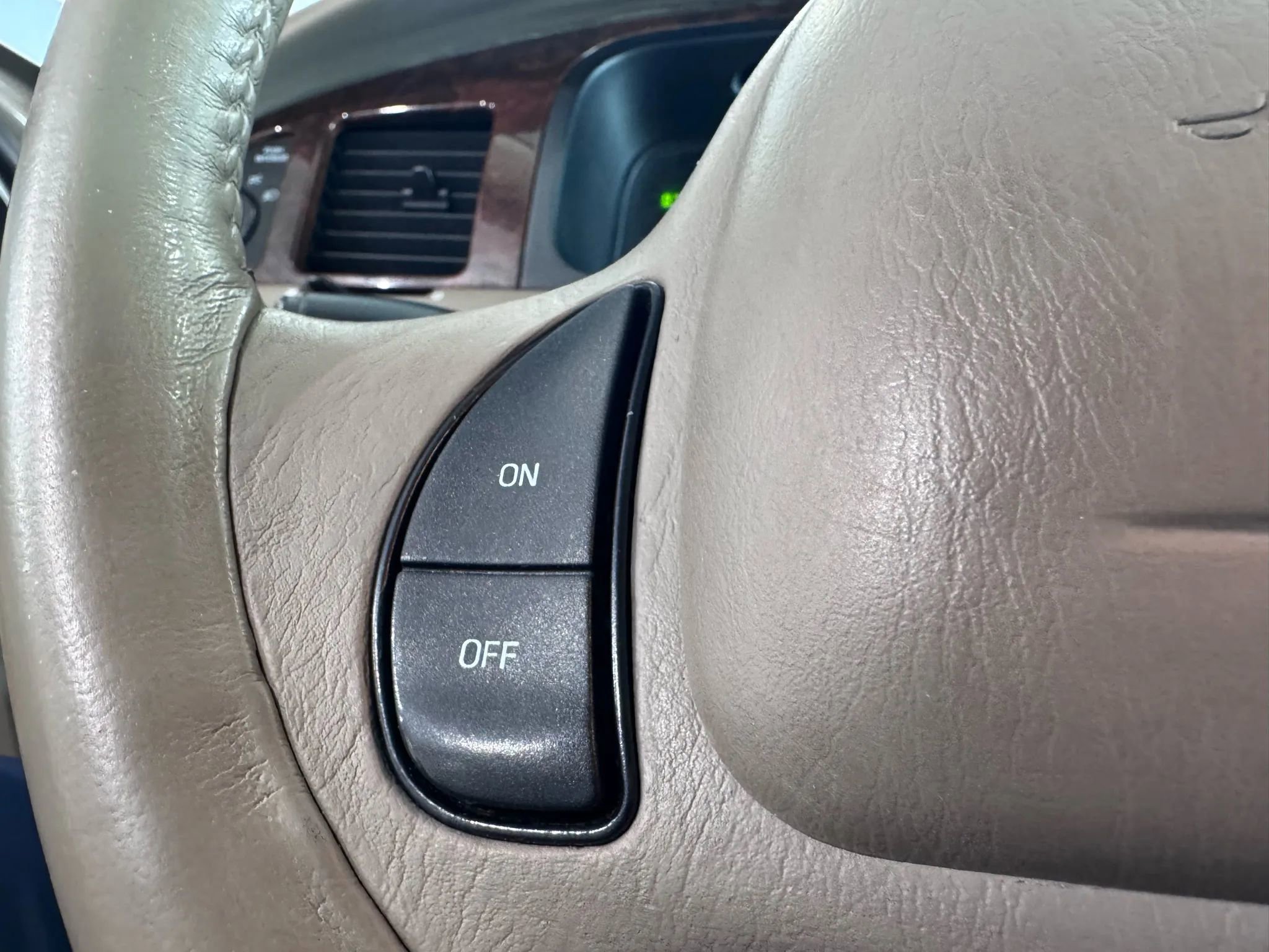 Used 2002 Lincoln Town Car Executive image 27