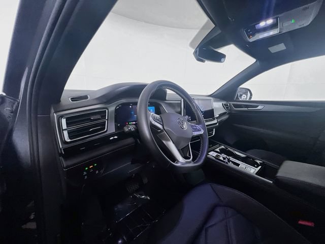 Used 2025 Volkswagen Atlas Cross Sport SE AWD/4WD image 19