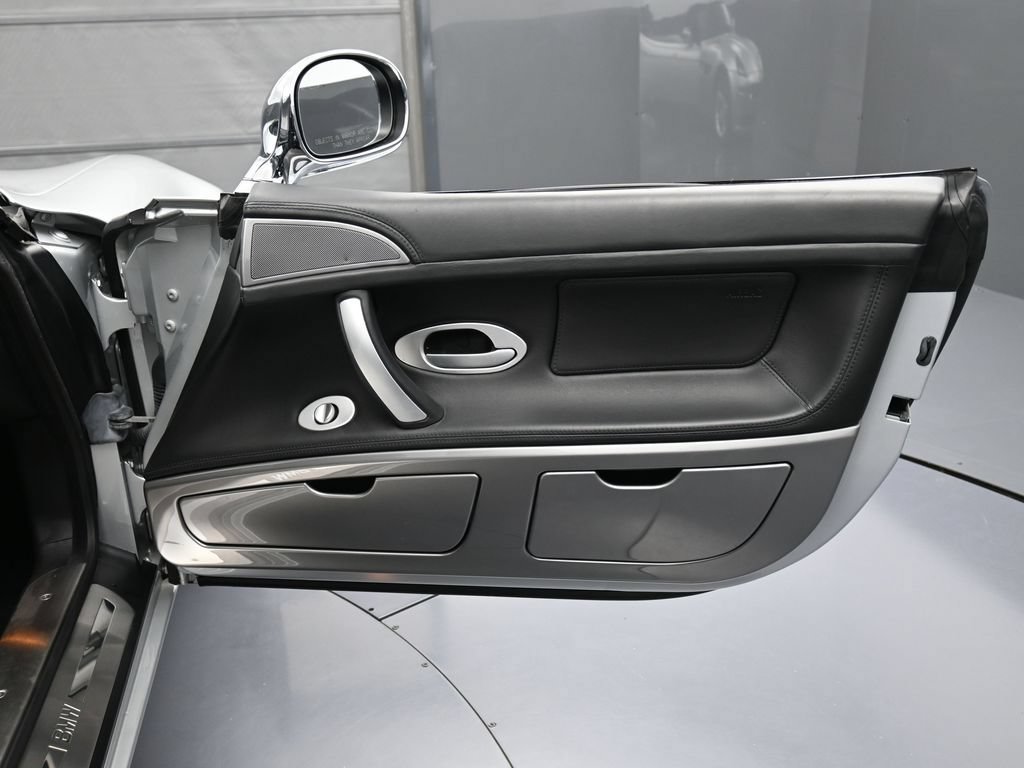Used 2001 BMW Z8 RWD image 26