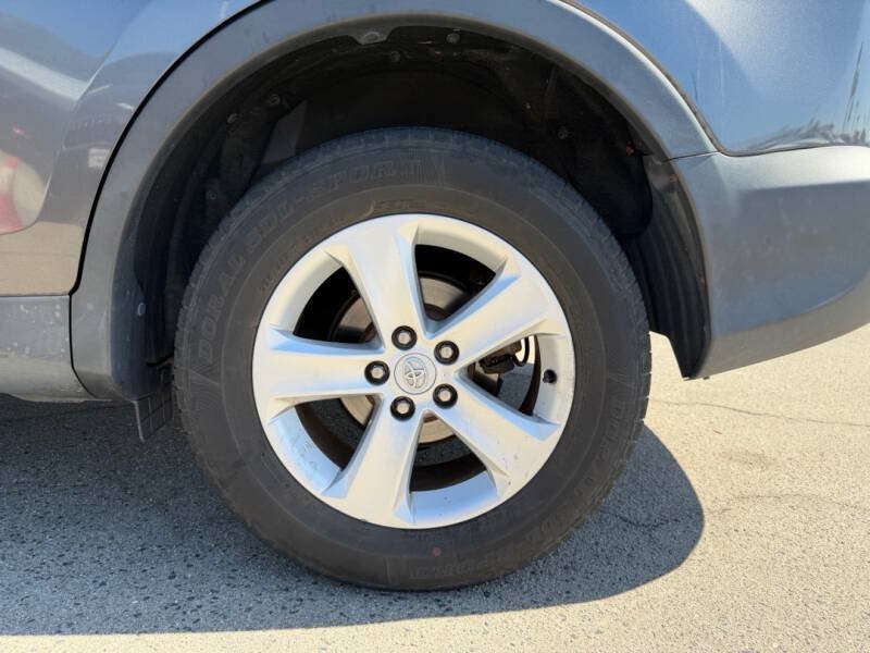 Used 2014 Toyota RAV4 XLE FWD image 9
