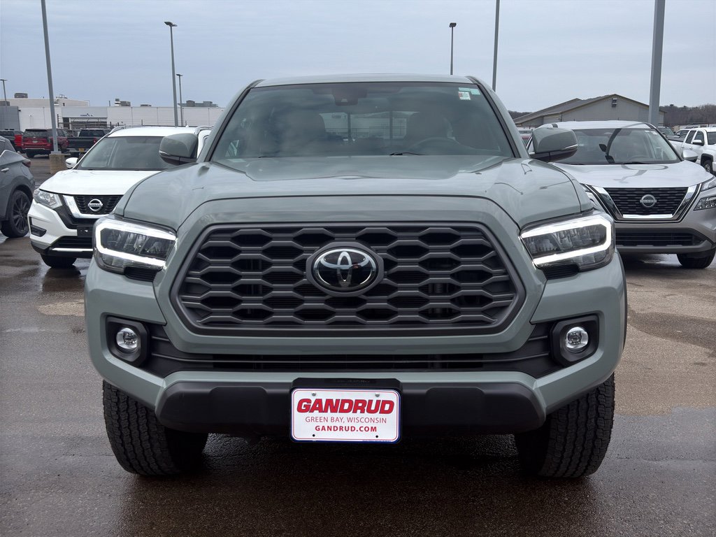 Used 2022 Toyota Tacoma TRD Off-Road w/ TRD Premium Off Road Package image 3