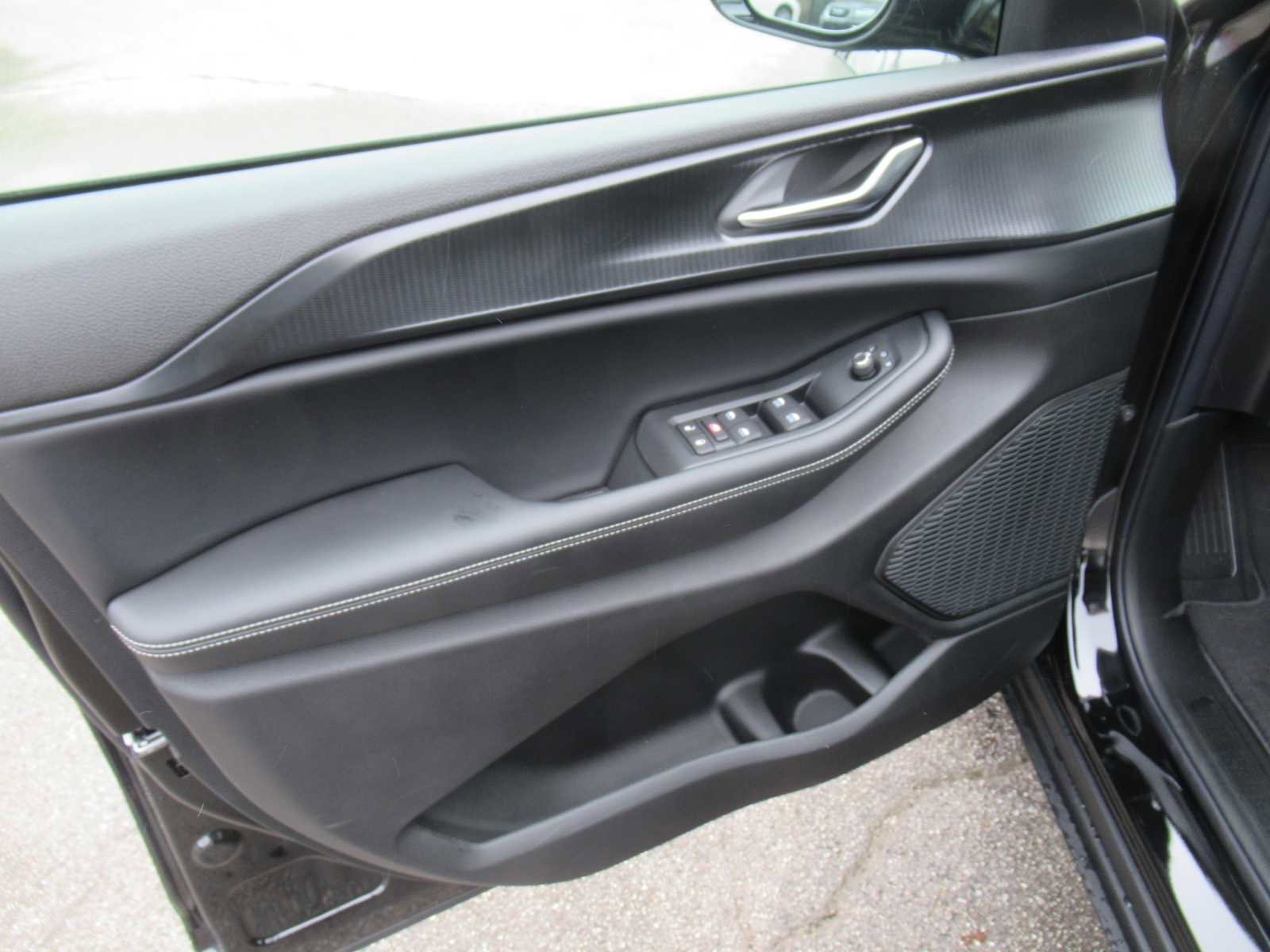 New 2025 Jeep Grand Cherokee L Altitude image 16