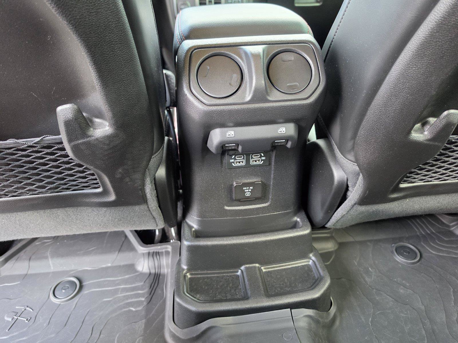 Used 2024 Jeep Wrangler Unlimited Rubicon AWD/4WD image 22