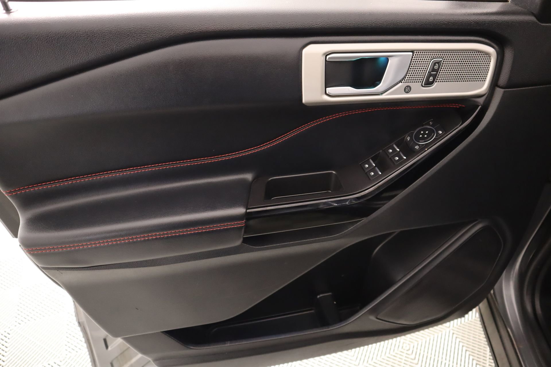 Used 2022 Ford Explorer ST-Line image 17