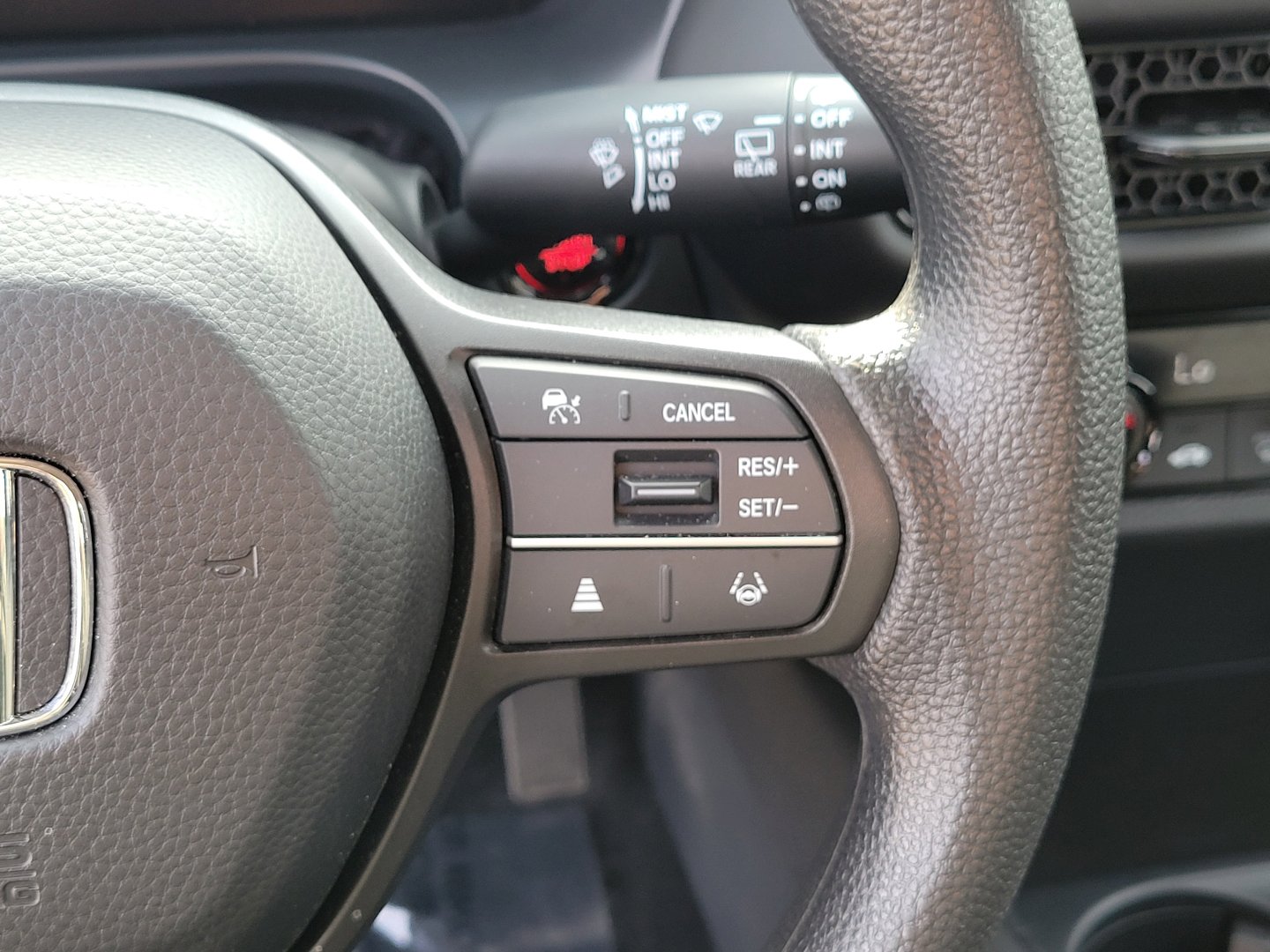 Certified 2025 Honda HR-V LX image 23