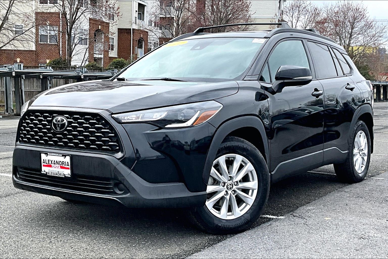 Used 2022 Toyota Corolla Cross LE w/ Moonroof Package image 1