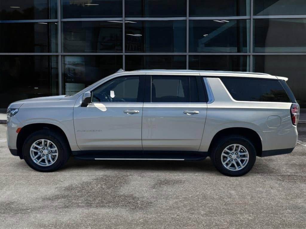 Used 2024 Chevrolet Suburban LT image 4