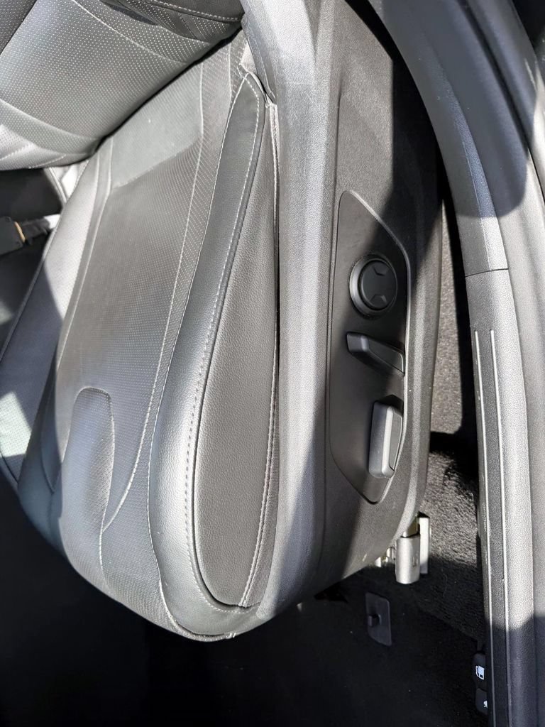 Used 2023 Hyundai Elantra Limited w/ Cargo Package FWD image 14