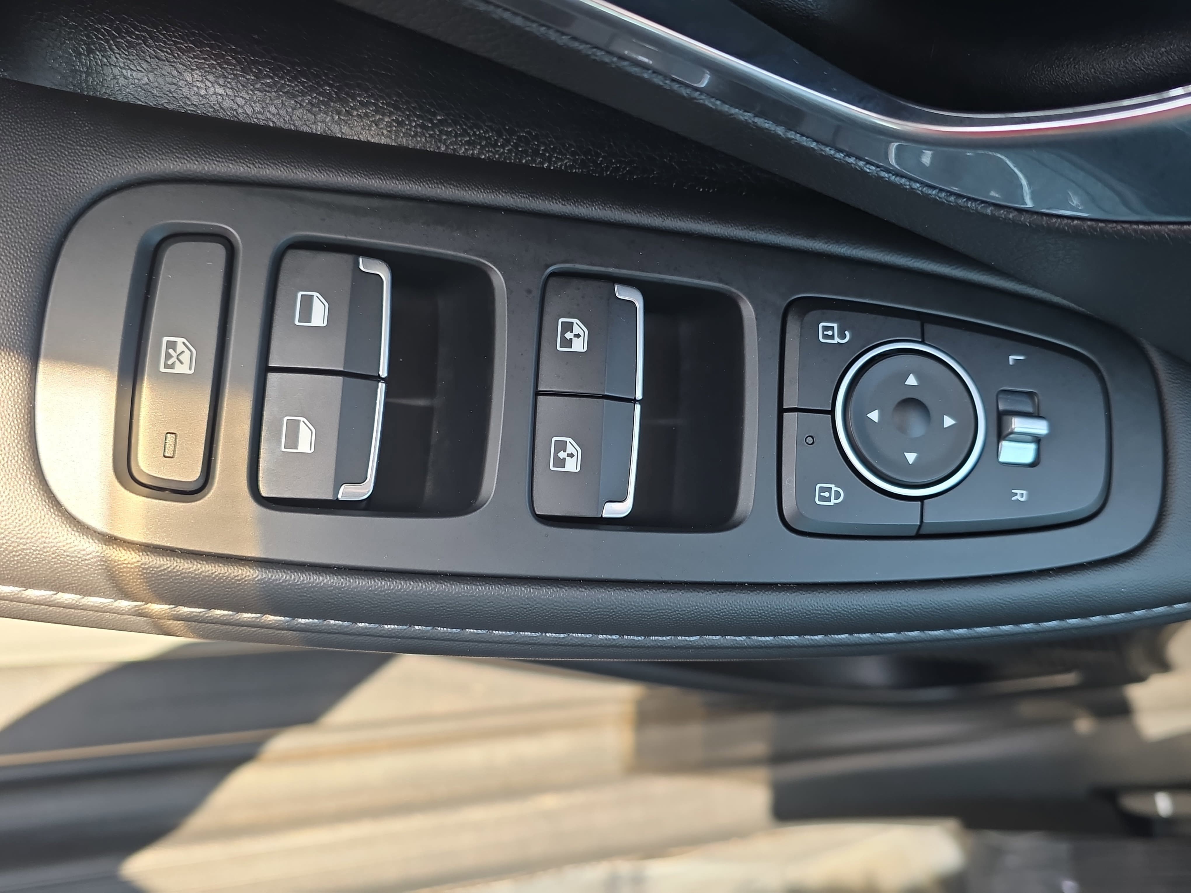 Used 2023 Hyundai Sonata Limited w/ Cargo Package image 28