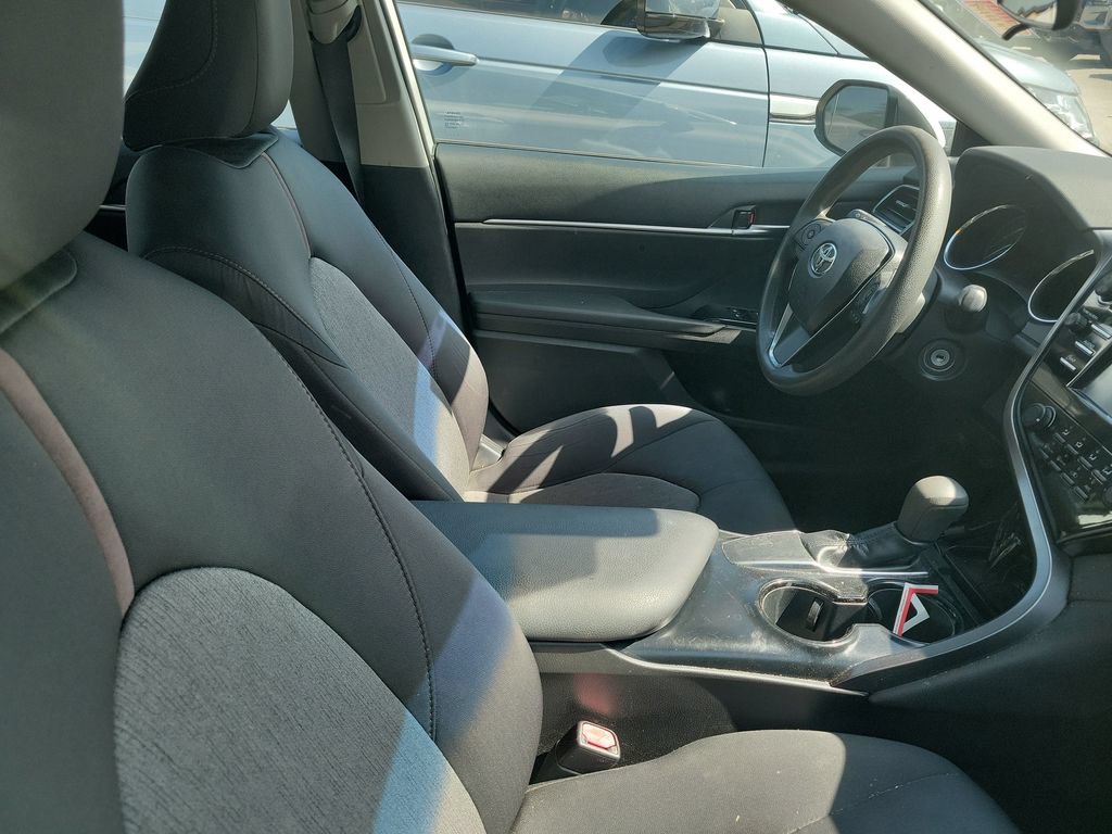 Used 2019 Toyota Camry LE FWD image 10