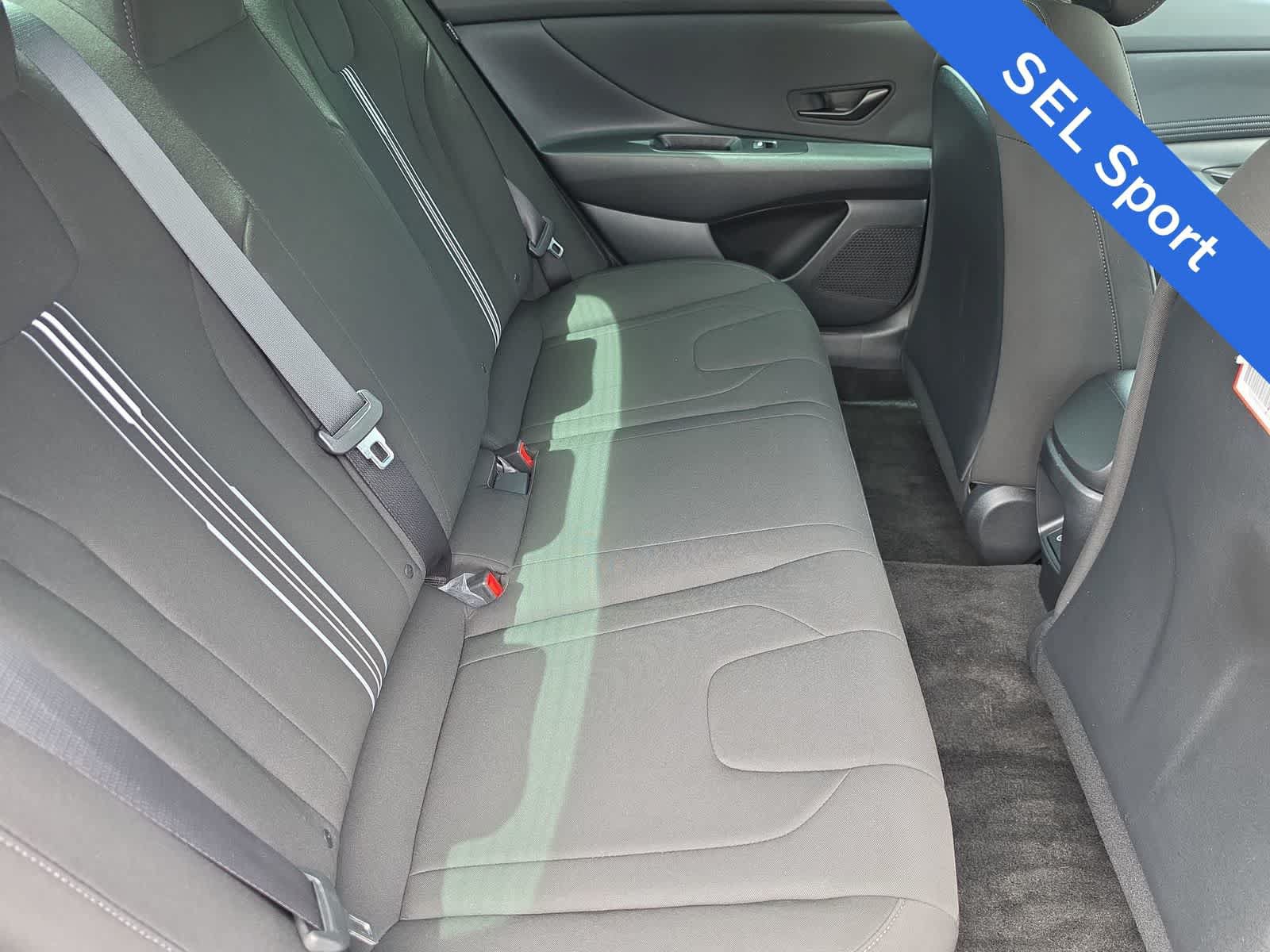 Certified 2025 Hyundai Elantra Sport FWD image 17