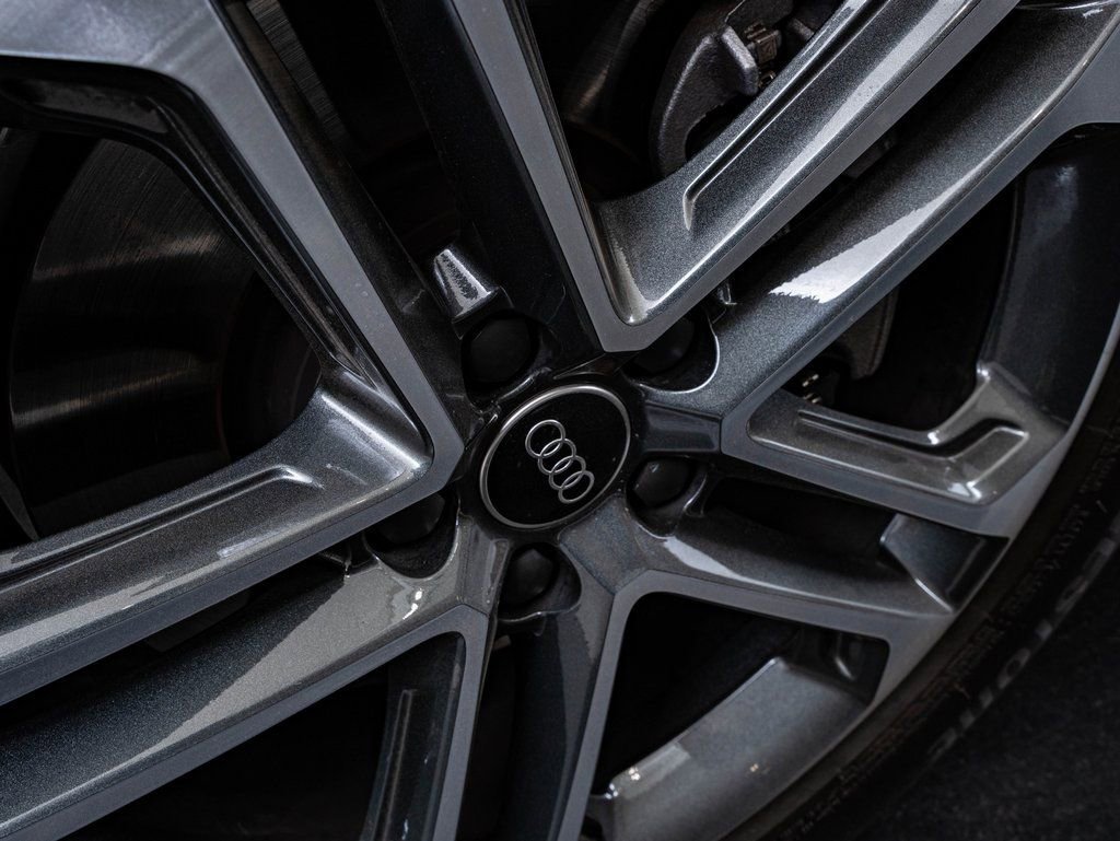 Certified 2025 Audi Q5 Premium w/ 19" Wheel Package image 8