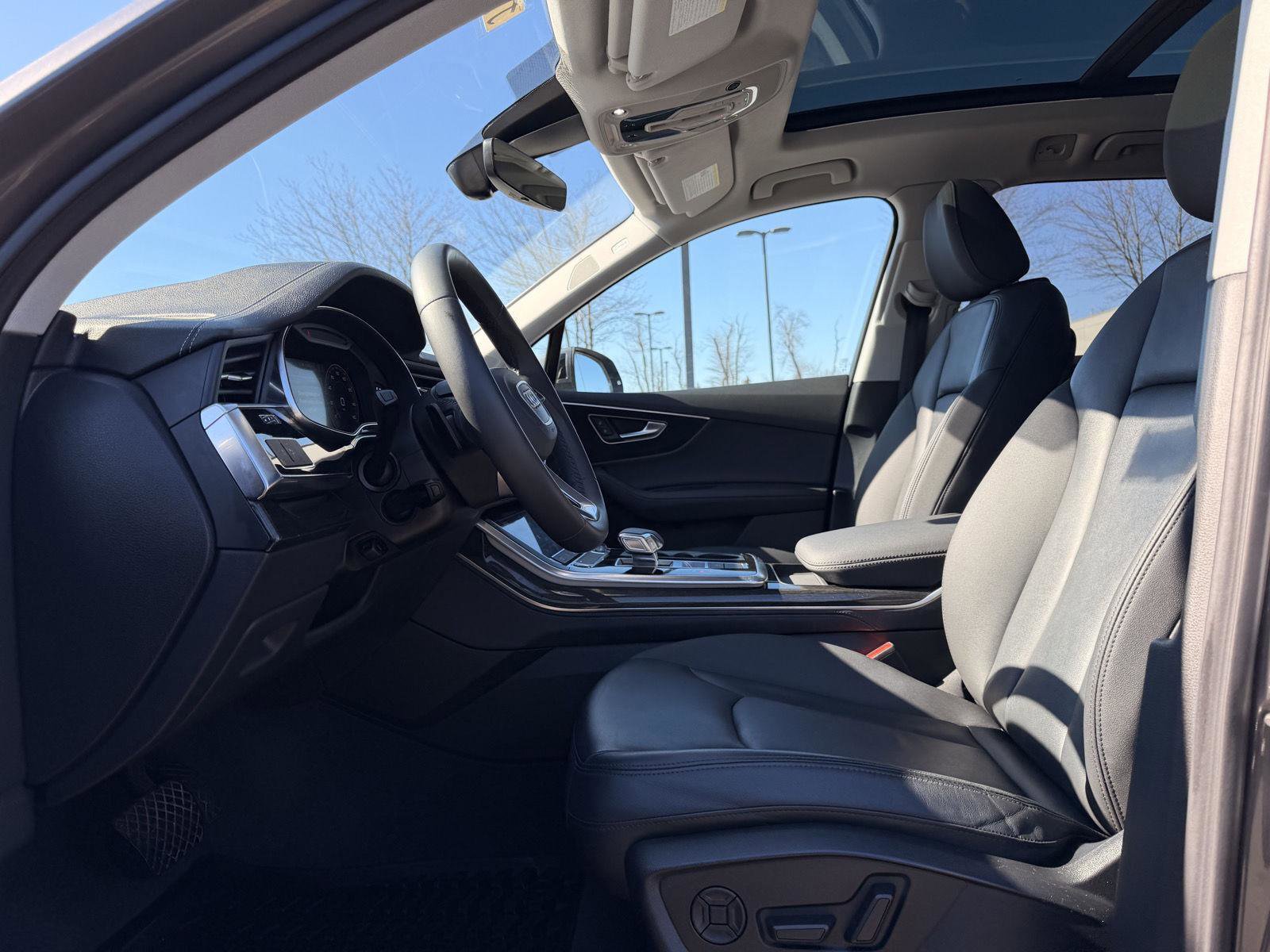 Used 2023 Audi Q7 Premium Plus w/ Premium Plus Package image 12