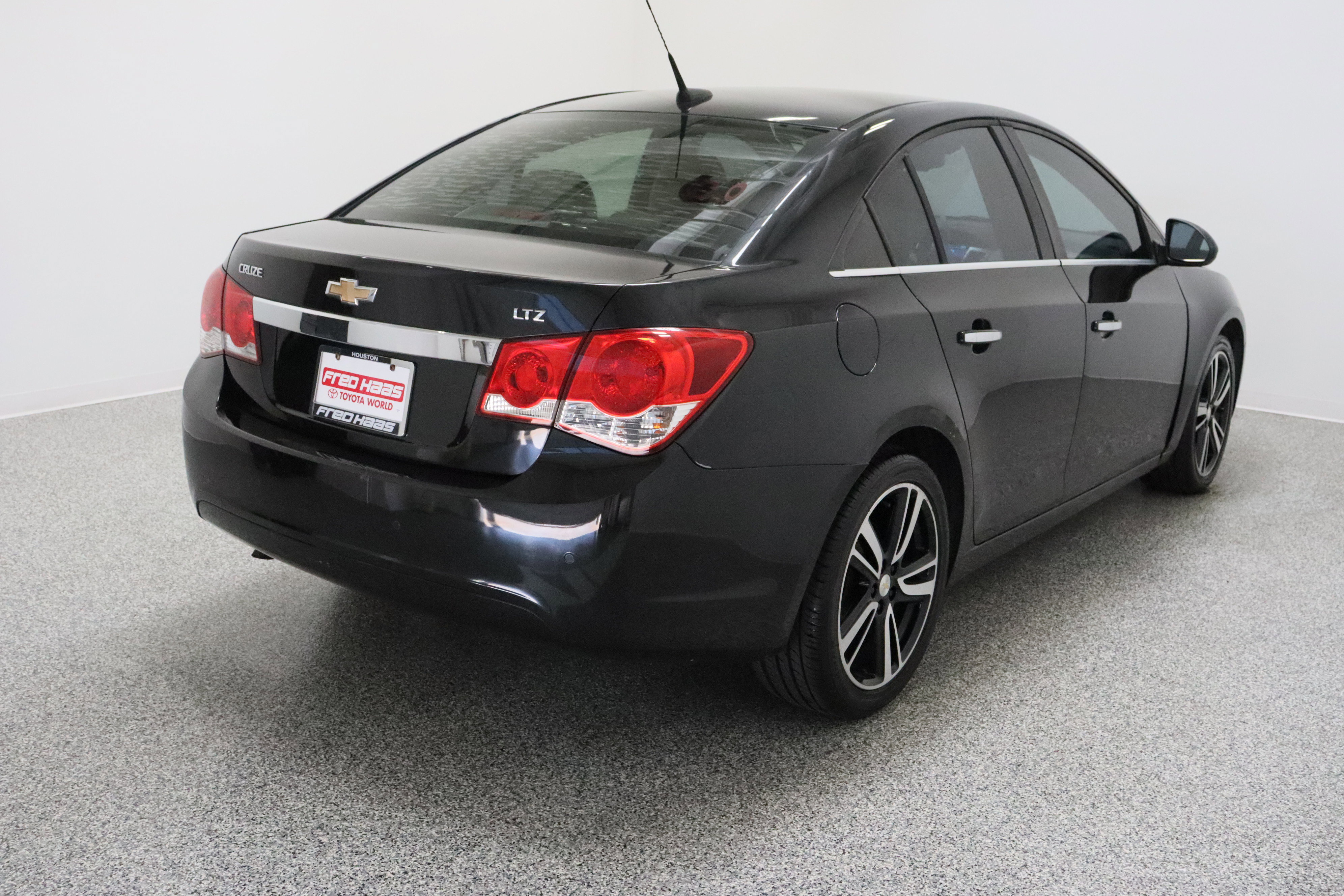 Used 2011 Chevrolet Cruze LTZ image 7