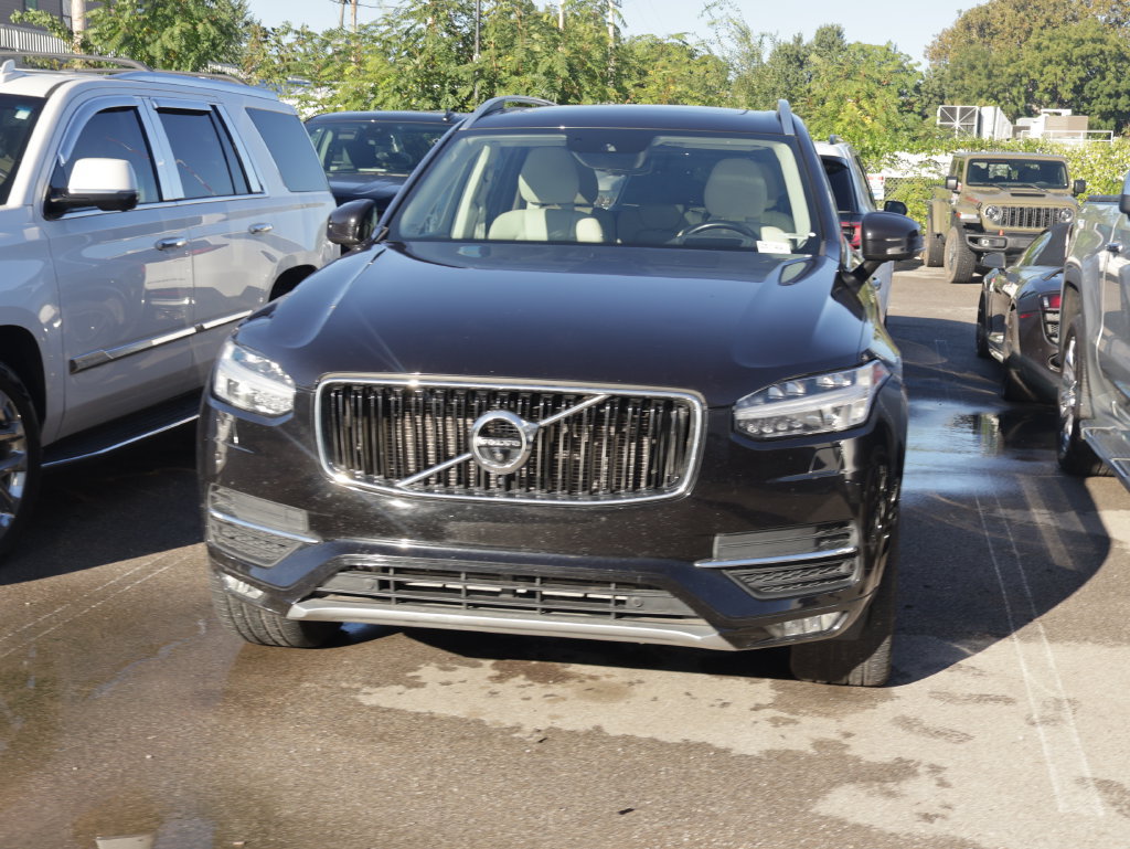 Used 2018 Volvo XC90 T6 Momentum w/ Convenience Package AWD/4WD image 10