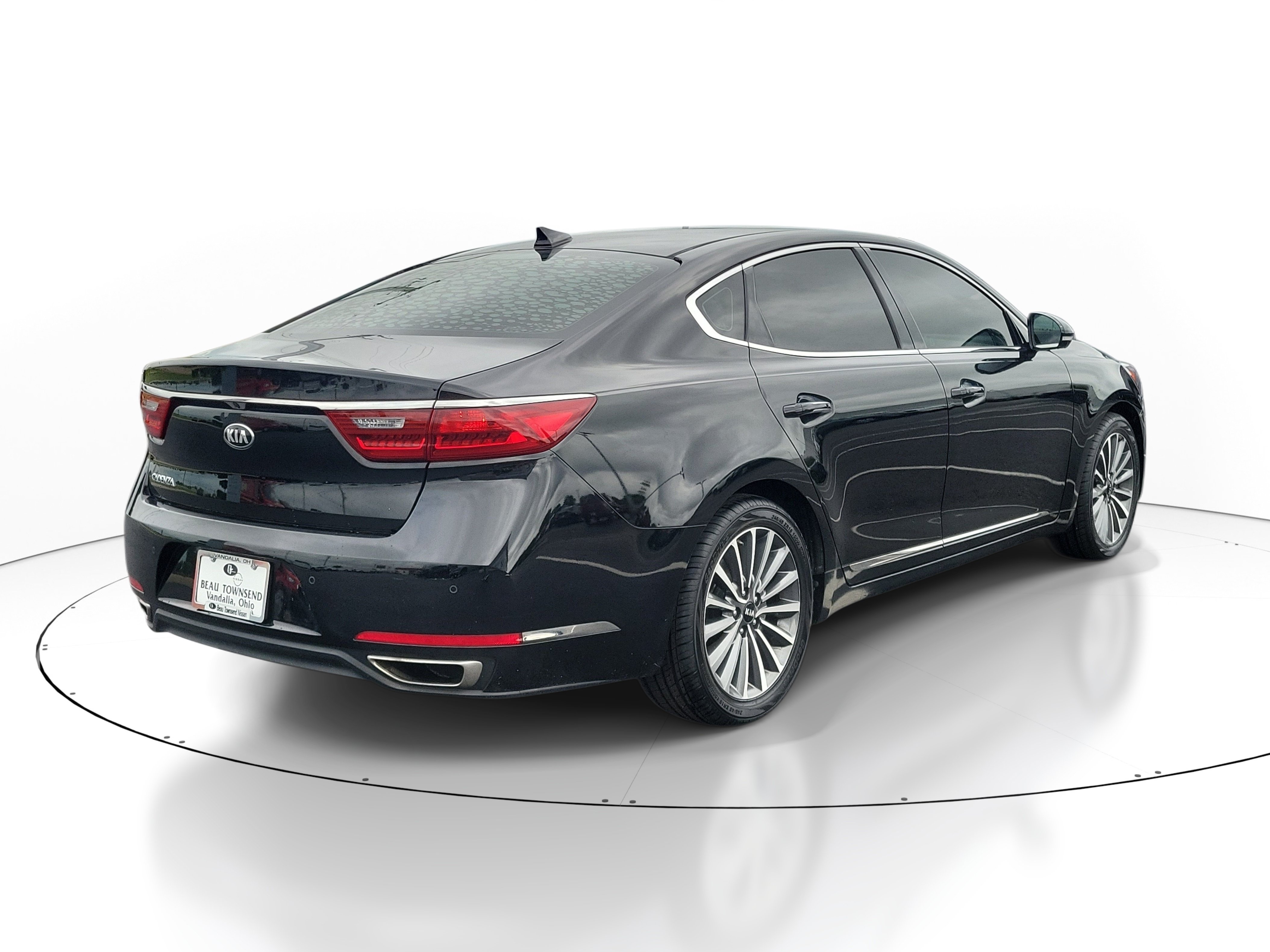Used 2019 Kia Cadenza Premium FWD image 4