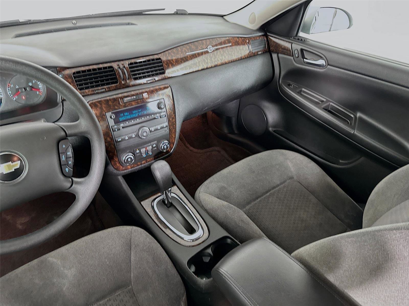 Used 2015 Chevrolet Impala LT image 27