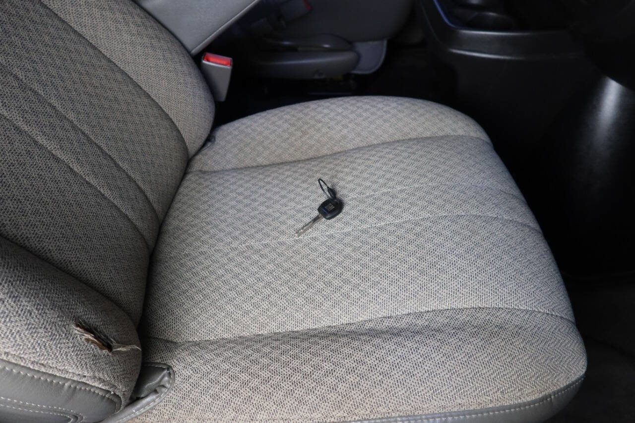 Used 2019 Chevrolet Express 3500 LT w/ LT Preferred Equipment Group RWD image 34