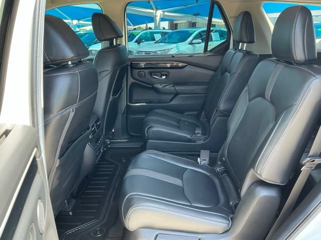 Used 2025 Honda Pilot Touring image 11