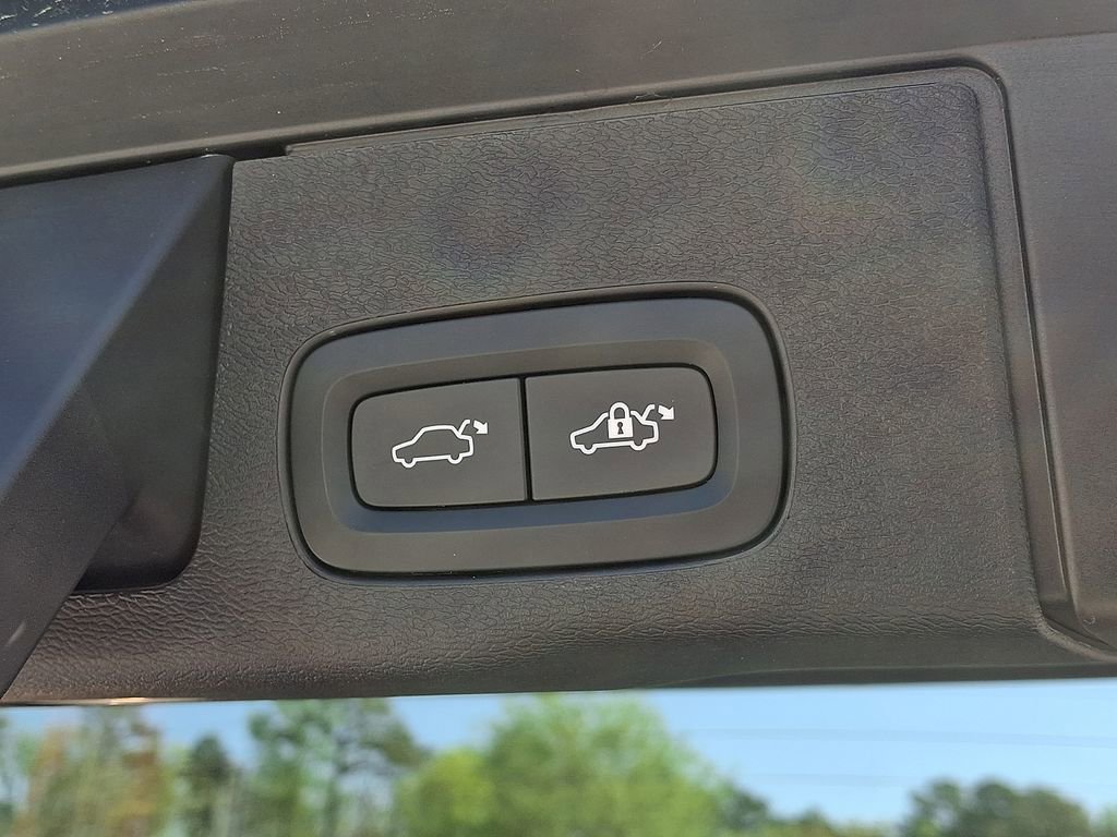 Used 2024 Volvo XC60 B5 Plus w/ Protection Package Premier image 30