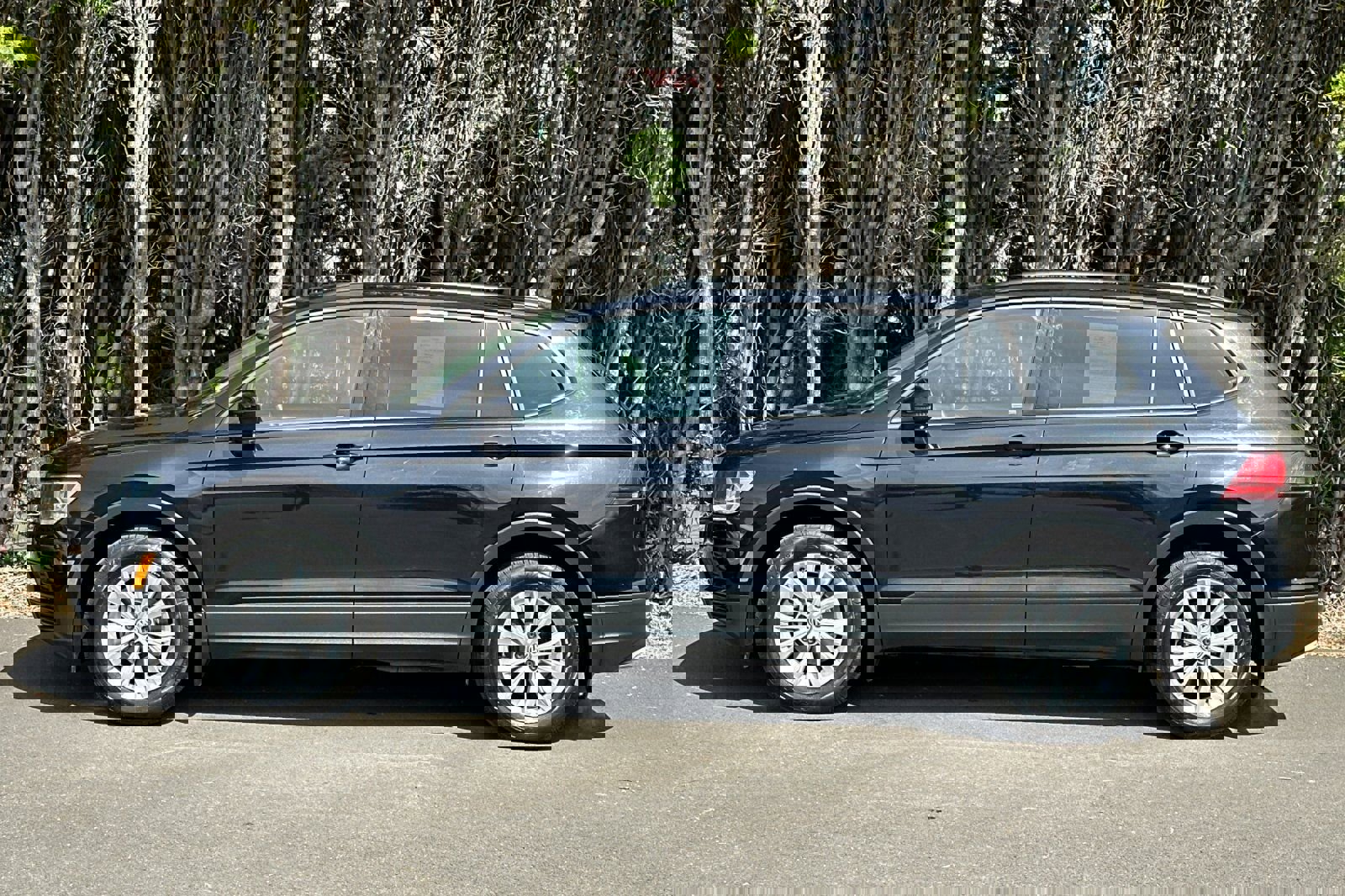 Used 2018 Volkswagen Tiguan S w/ 3rd Row Seat Package image 7