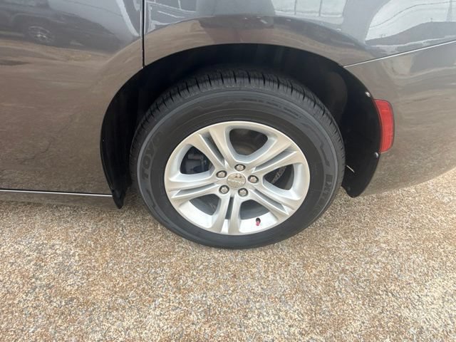 Used 2021 Dodge Charger SXT w/ Leather Interior Group RWD image 8