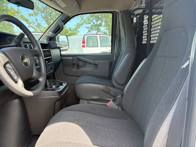 Used 2024 Chevrolet Express 2500 w/ Driver Convenience Package RWD image 26