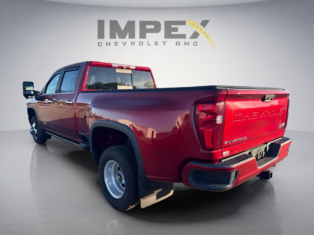 Used 2023 Chevrolet Silverado 3500 High Country w/ Technology Package AWD/4WD image 3